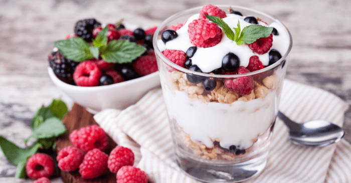 Yogurt healthy breakfast desserts recipes soccer teens players nutrition ideas parfait fruit advice teen youth easy nutritional pros covid immunity